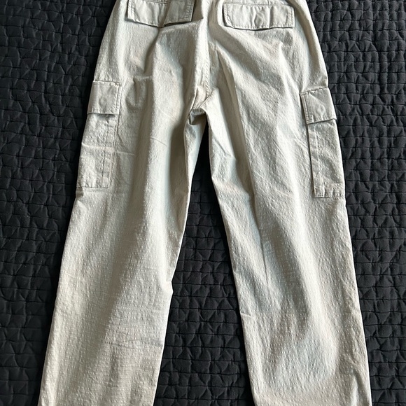 Off white rip stop cargo pants from Gap in size small - Picture 7 of 7